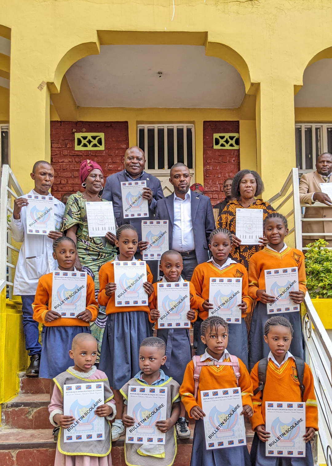 Lancement officiel de la distribution des bulletins de l’année scolaire 2025-2026, organisé par les autorités provinciales de l’EDU-NC SKV 1 au G.S LA CROISIERE-ECOLE DE PAIX
